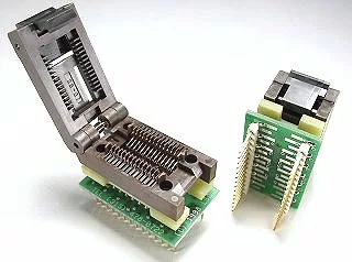 28-SOIC Programming Adapter PA28SO1-08-6 Front View